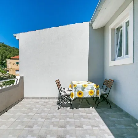 Sea Apartment In Stomorska Stomorska